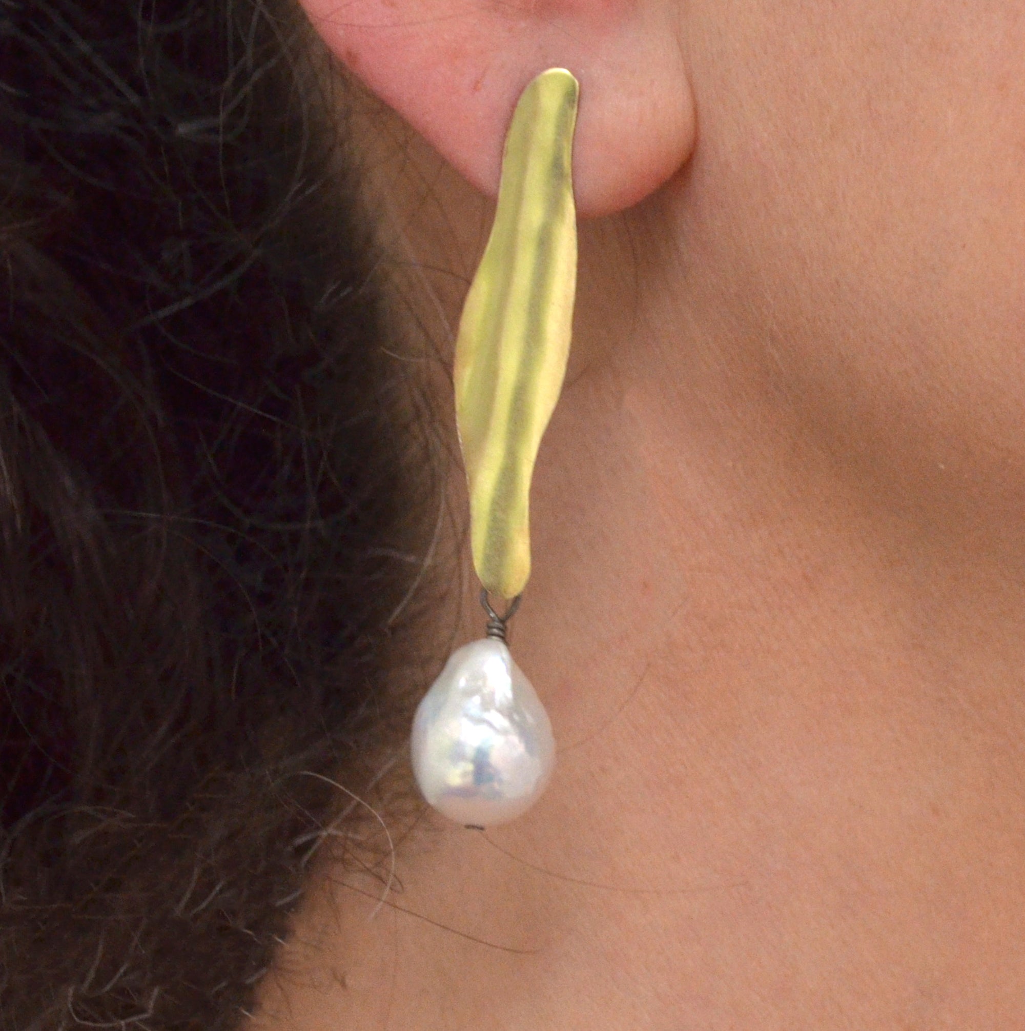 Suzanne Schwartz Pearl Hanging Earrings - Long